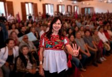 Jóvenes y líderes de Pátzcuaro ven en Gaby Molina el proyecto para Michoacán