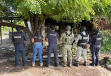 En cateo, asegura FGE droga y detiene a 3 personas