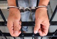 FGE aprehende a taxista relacionado con el homicidio de dos adolescentes en Apatzingán